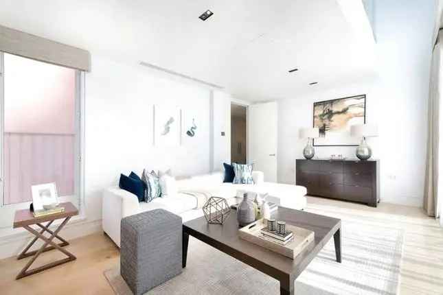 Flat to rent in Green Street, Mayfair, London W1K