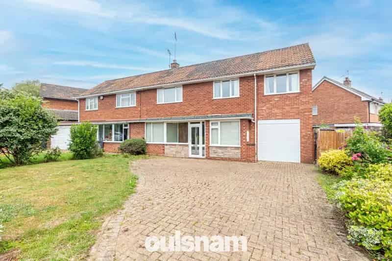 4 Bedroom Semi-Detached House For Sale Bournville
