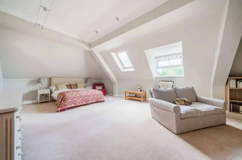 2 Bed Flat for Sale in Liss