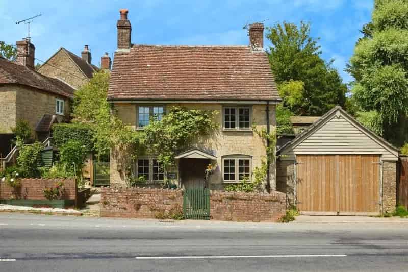 Delightful 3-Bedroom Detached Cottage in Rural Dorset