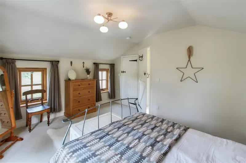 2 Bed House for Sale Near Newcastle Emlyn