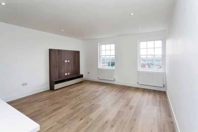 Flat 8 Bellevue Buckingham Two-Bedroom Apartment