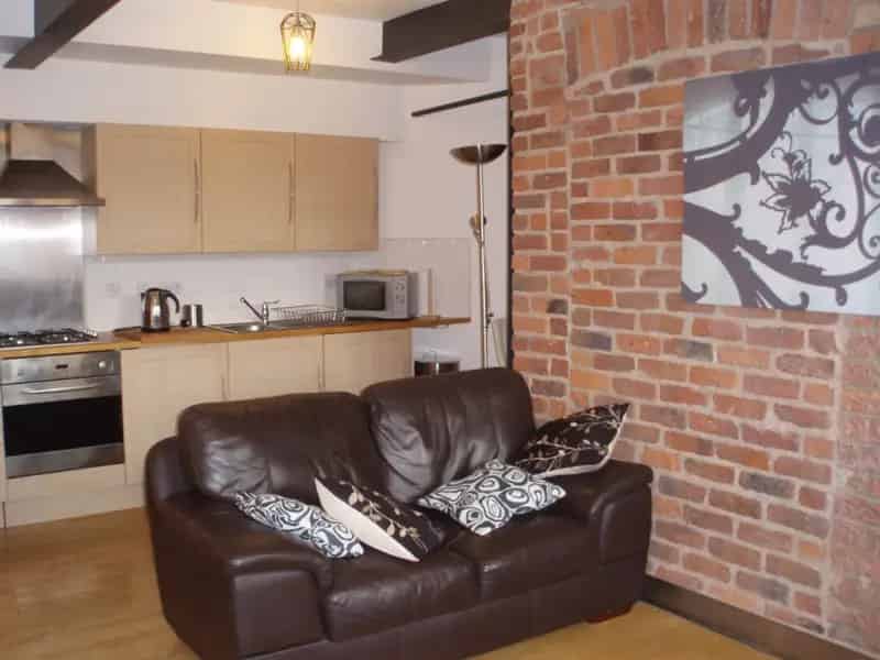 1 Bedroom Apartment River View City Centre Leeds
