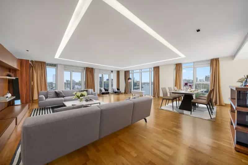 3 Bedroom Flat for Sale Battersea Reach