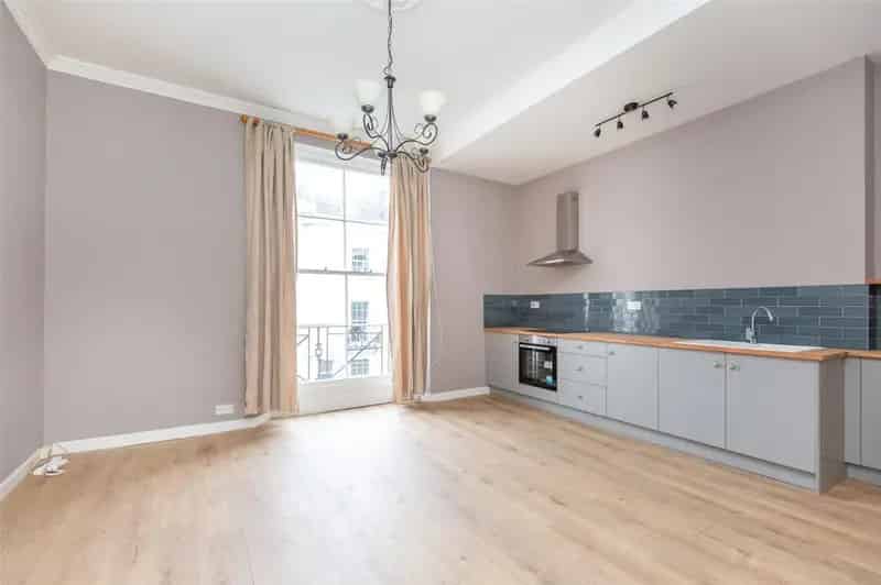 1 Bedroom Clifton Apartment for Sale - New Kitchen & Bathroom