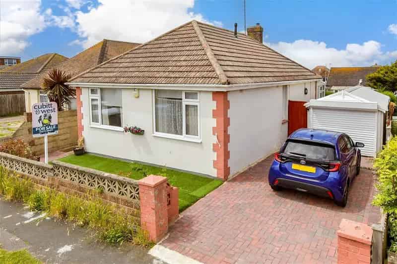 2 Bedroom Detached Bungalow for Sale Peacehaven
