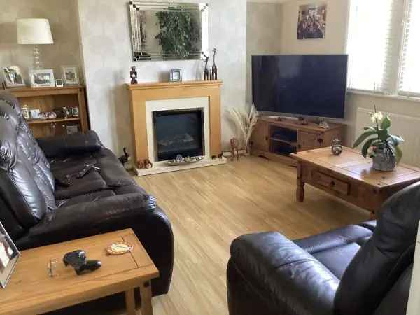 Flat For Rent in Ashford, England