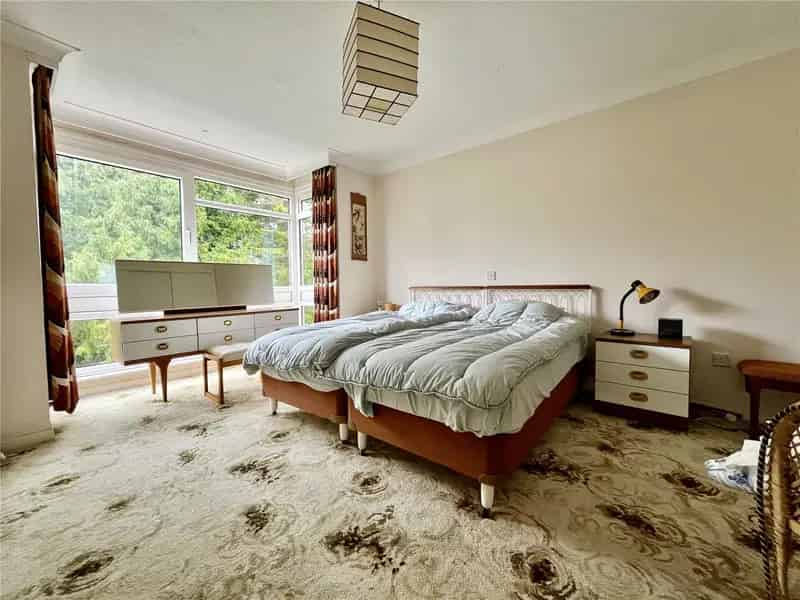 3 Bedroom Apartment Poole Near Branksome Chine Beach