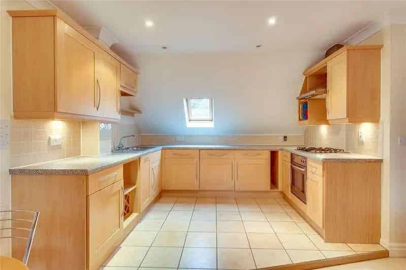 1 Bed Flat for Sale - First Floor Apartment with Parking