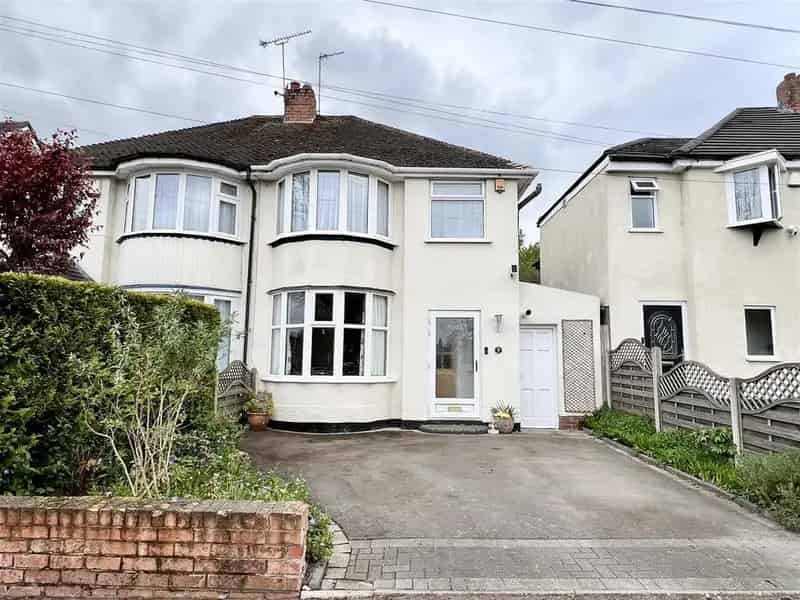 3 Bedroom Semi-Detached House For Sale