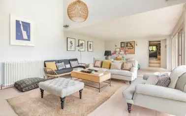 Guppys Lodge Farmhouse:  Peaceful Country Escape with Sea Views