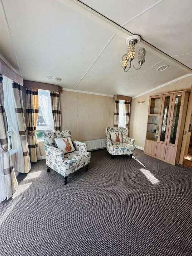 3 Bed 2 Bath Furnished Lodge with Decking