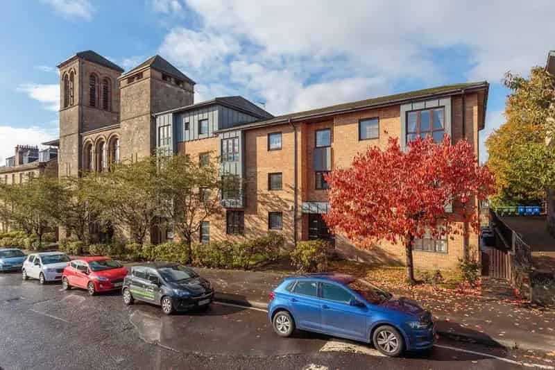 2 Bedroom Apartment to Rent in Dennistoun Glasgow