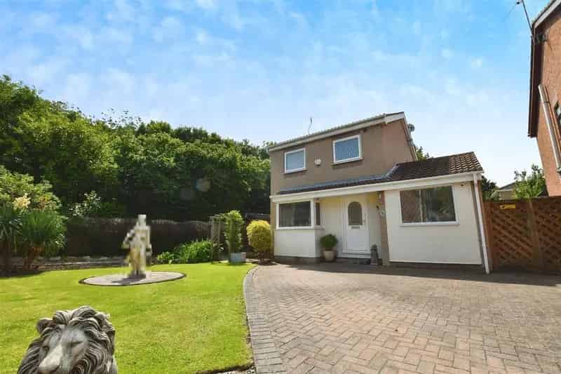 3 Bedroom Detached House For Sale