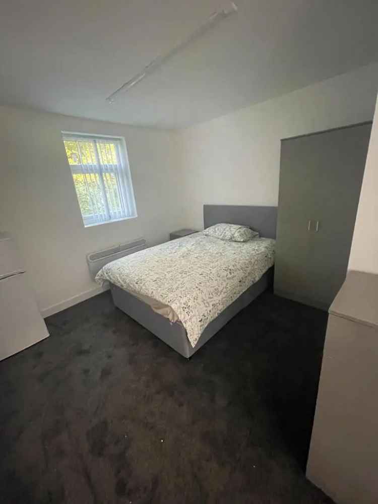 1 bedroom in a house share to rent