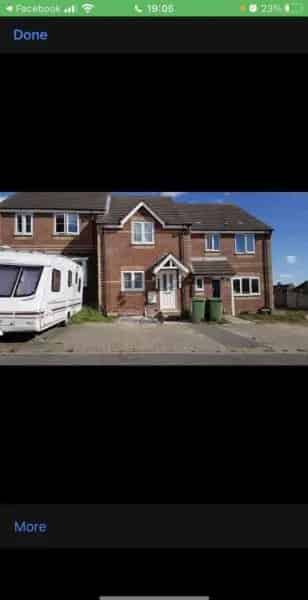 2 Bed House with Driveway and Massive Kitchen