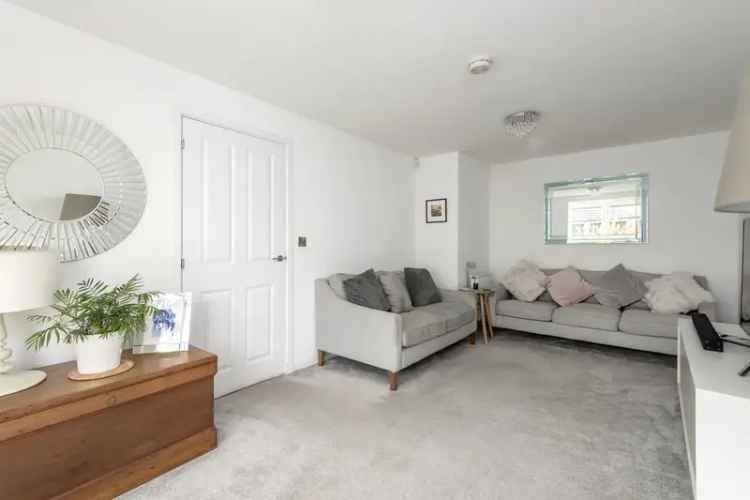 4 Bedroom Detached House for Sale in Fairmilehead