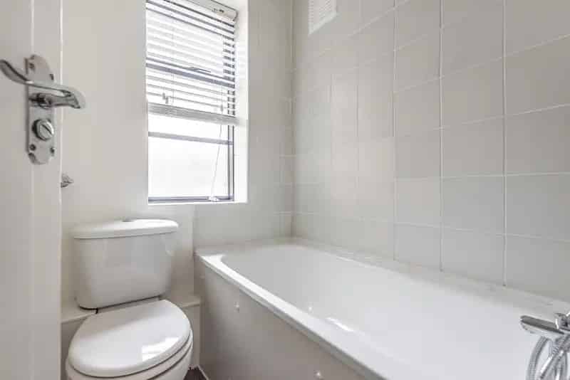 Refurbished Studio Apartment near London Bridge
