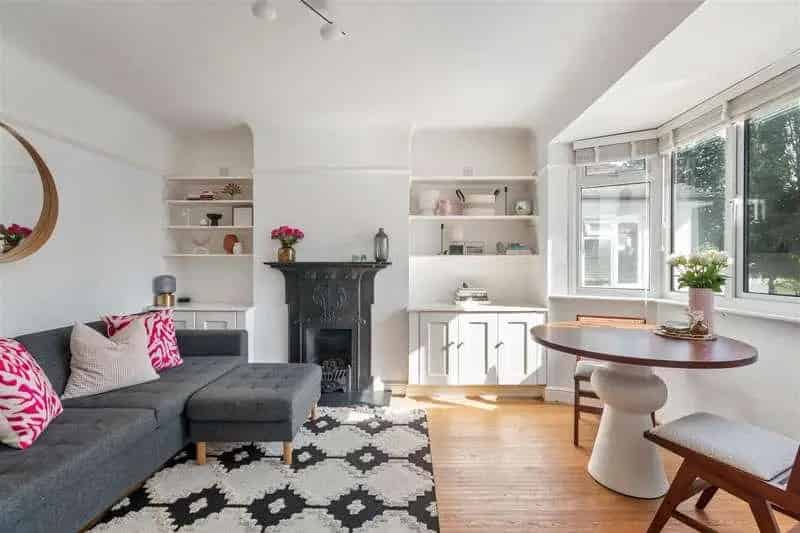 2 Bed Flat for Sale Raynes Park