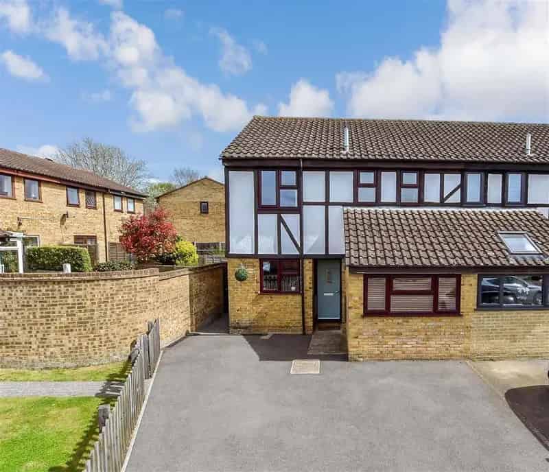 3 Bedroom End Terrace House for Sale Near St Johns C Of E Primary School