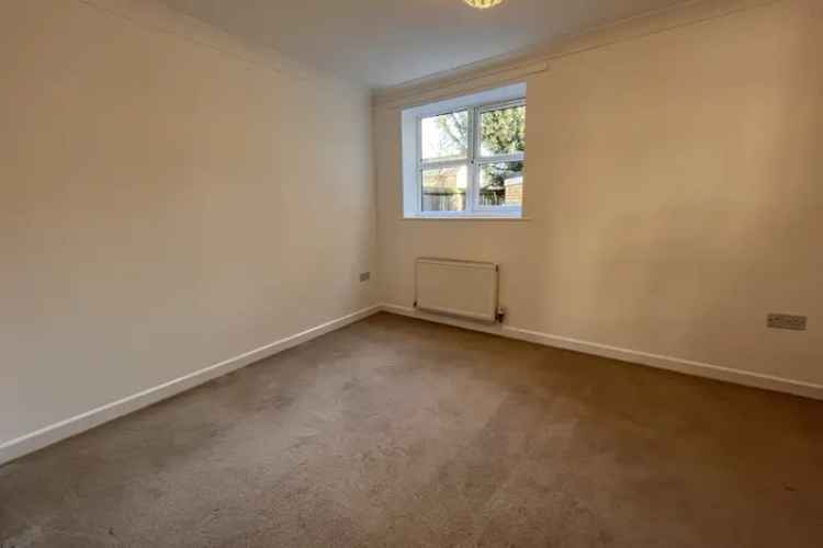 Ground Floor Flat with Parking Near March Town Centre