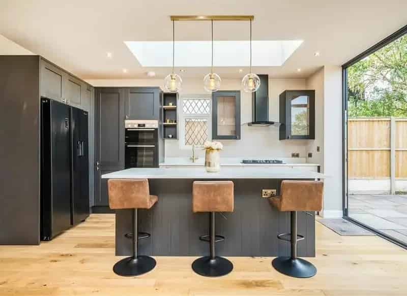 House For Sale , Greenfield Gardens, London, England