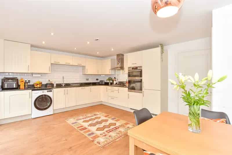 4 Bedroom Detached House For Sale Near Emsworth