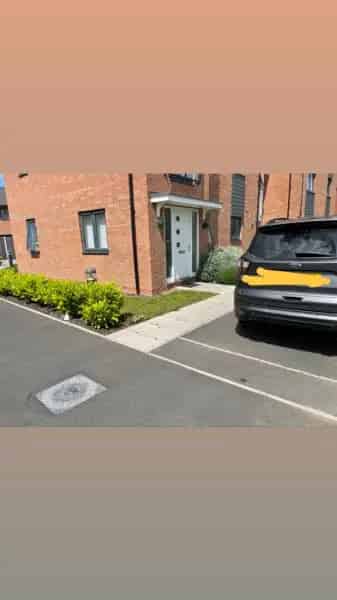 Ground Floor 2 Bedroom Apartment with Parking