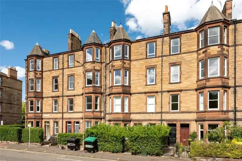 2 Bedroom Flat for Sale in Prestonfield Edinburgh