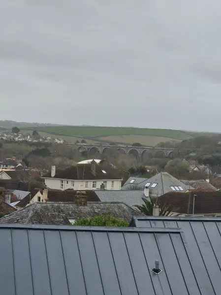 Flat For Rent in Newquay, England