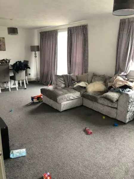 Flat For Rent in Birmingham, England