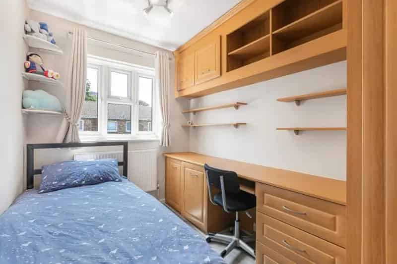 3 Bed House for Sale Near Star Lane DLR