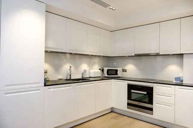 Flat to rent in Kensington High Street, High Street Kensington, London W14