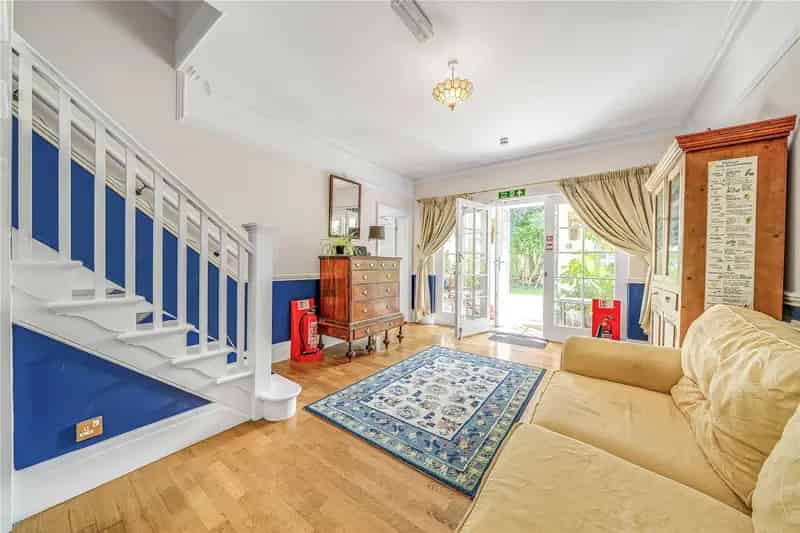6 Bedroom Detached House 8 Acres South Downs National Park