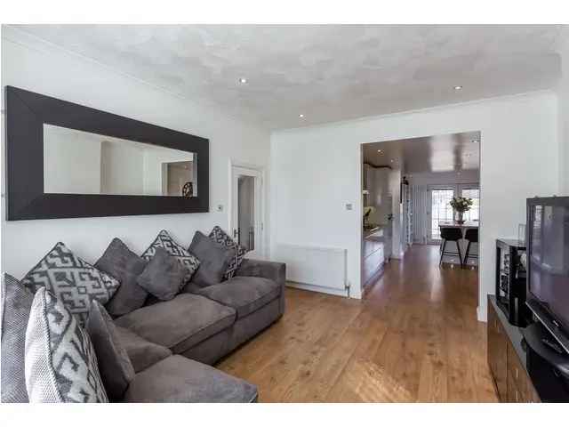 2 Bedroom Detached House for Sale in Easter Drylaw Edinburgh