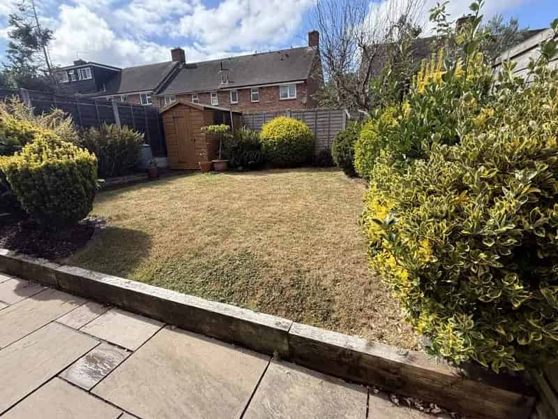3 Bedroom Semi-Detached House to Rent
