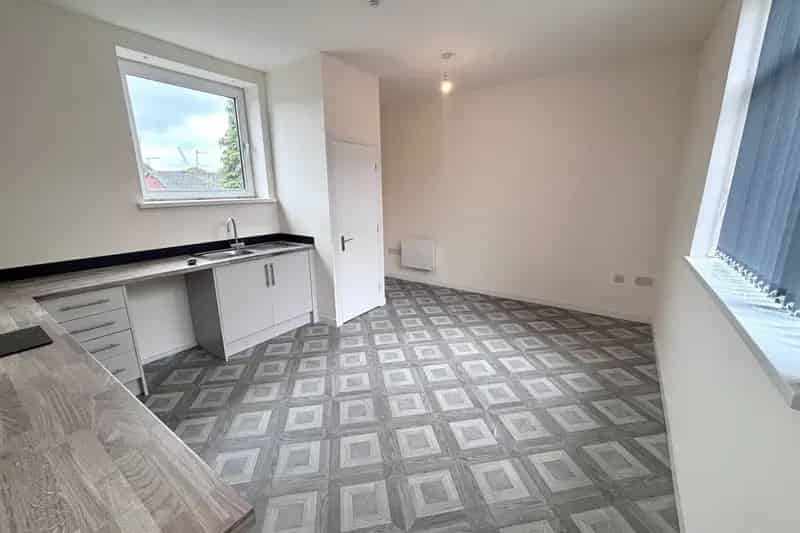 Fully Refurbished 1-Bed Apartment Hull City Centre Zero Deposit Available