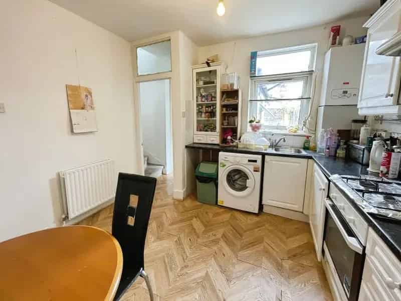 2 Bedroom Mid Terrace House to Rent London E13