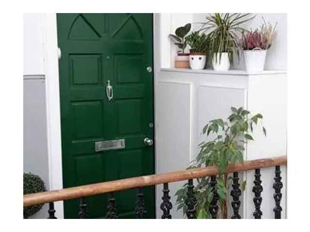 1 Bedroom Flat for Sale in Edinburghs Easter Road