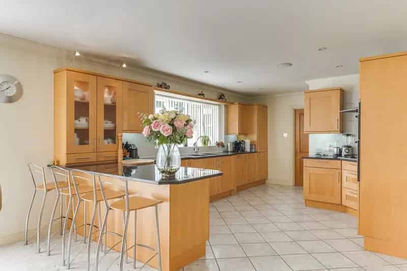 5 Bedroom Detached House with Indoor Pool - Little Wymondley