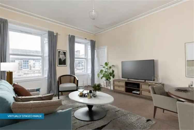 4 Bed Flat - Third Floor with 1 Reception Room