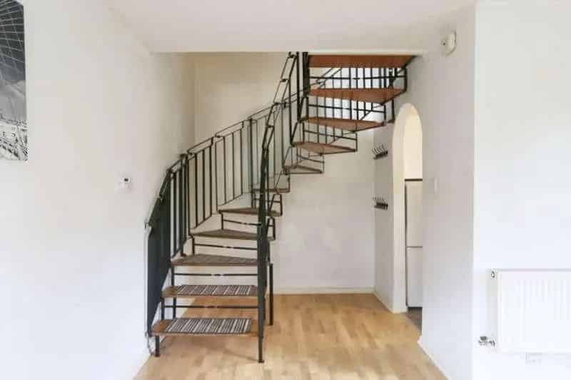 1 Bed Mews House for Sale Private Garden Parking Freehold