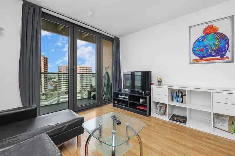 2 Bedroom Flat Stratford Stunning Views Modern Living Family Home