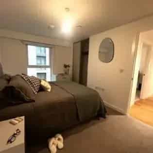 2 Bedroom 213m² Birmingham Apartment - Modern Luxury Living