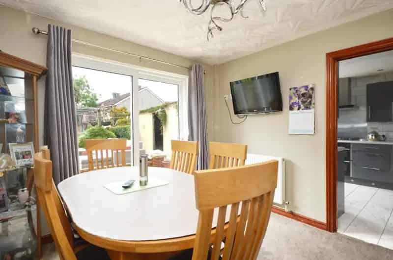 3 Bed House For Sale Modern Kitchen 2 Reception Rooms Garden Driveway Solar Panels