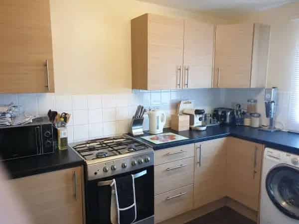 1 Bedroom Flat Near Train Station and Town Centre