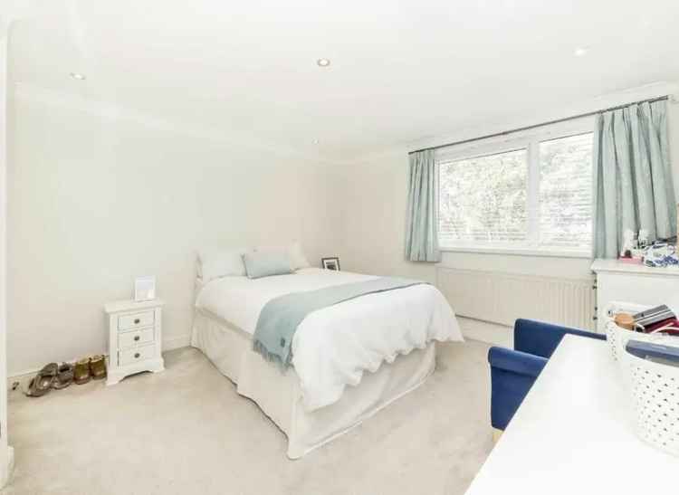 Two Double Bedroom Apartment Lavender Hill 783 Sq Ft