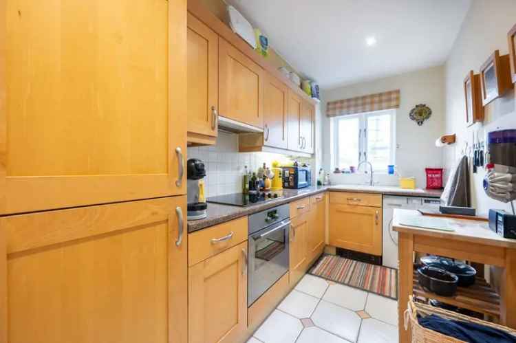 2 Bedroom Flat for Sale near High Street Kensington