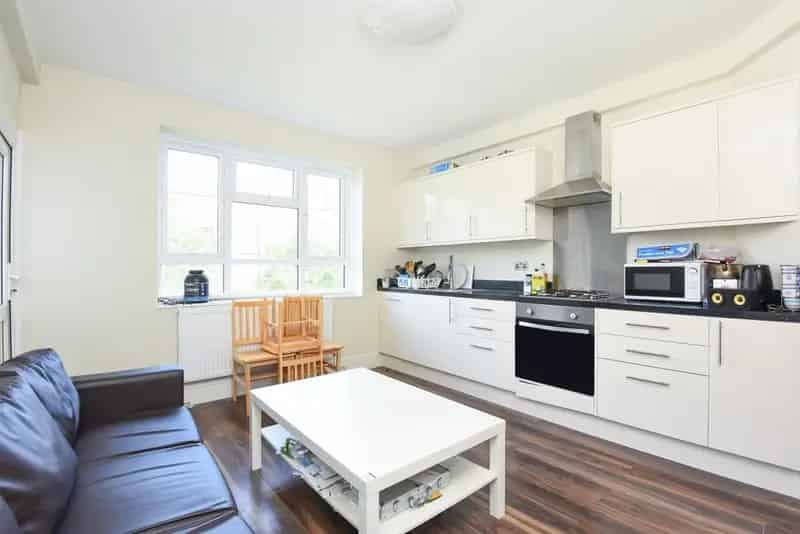 Four Bed Furnished Flat Shepherd's Bush Near Westfield