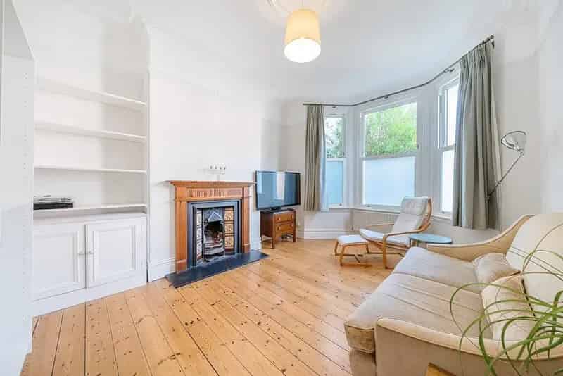 Two Double Bedroom Ground Floor Flat with Large Garden